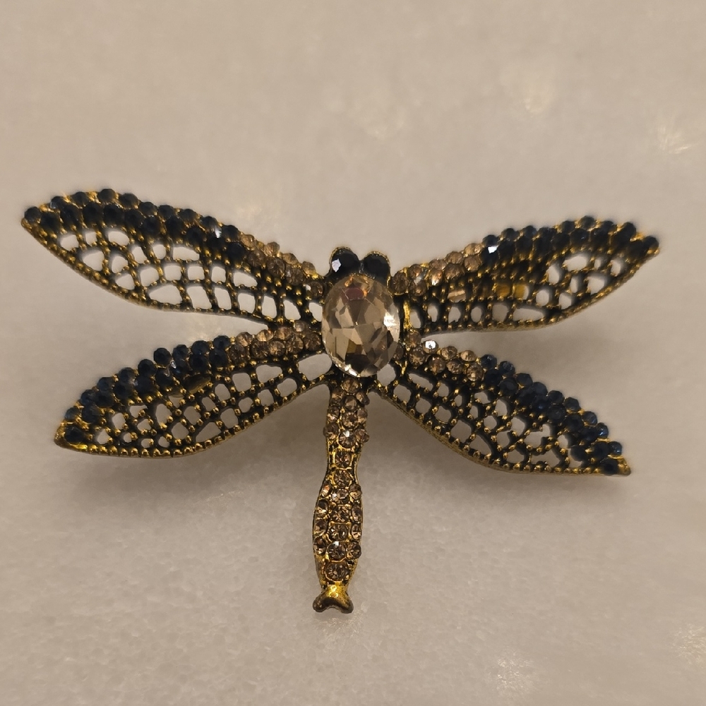 NWOT Aratta Dragonfly Pin